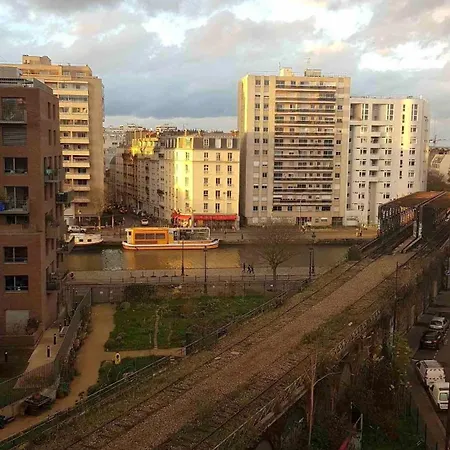 Penthouse Vue Sur Canal Et 2 Pieces Apartmán Paříž